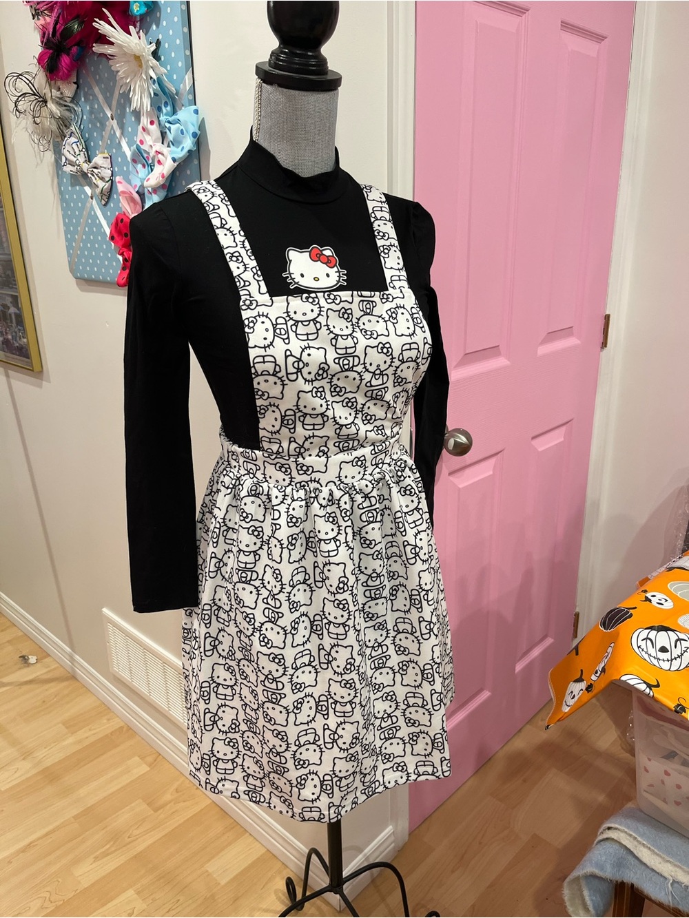 Hello kitty outfit